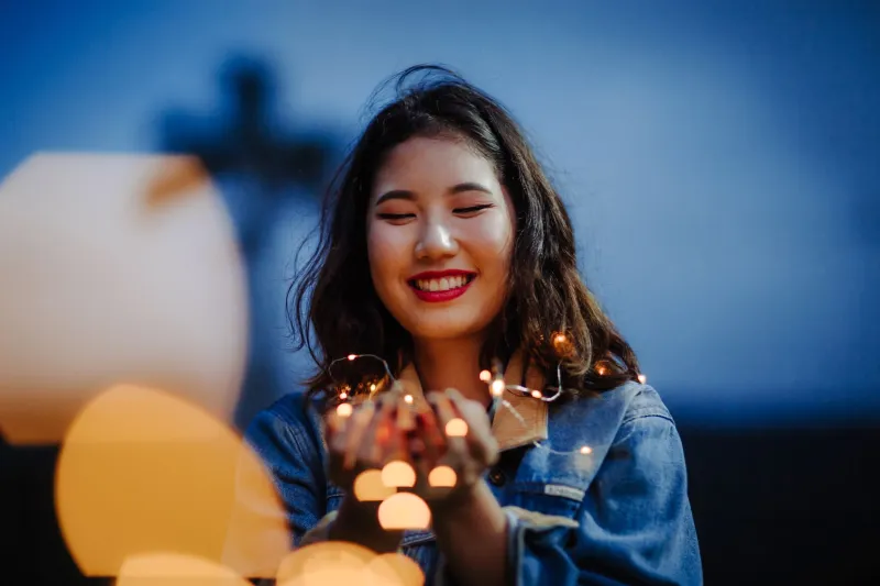 Why Some People Just Pull You In: The Body Science Behind Social Magnetism